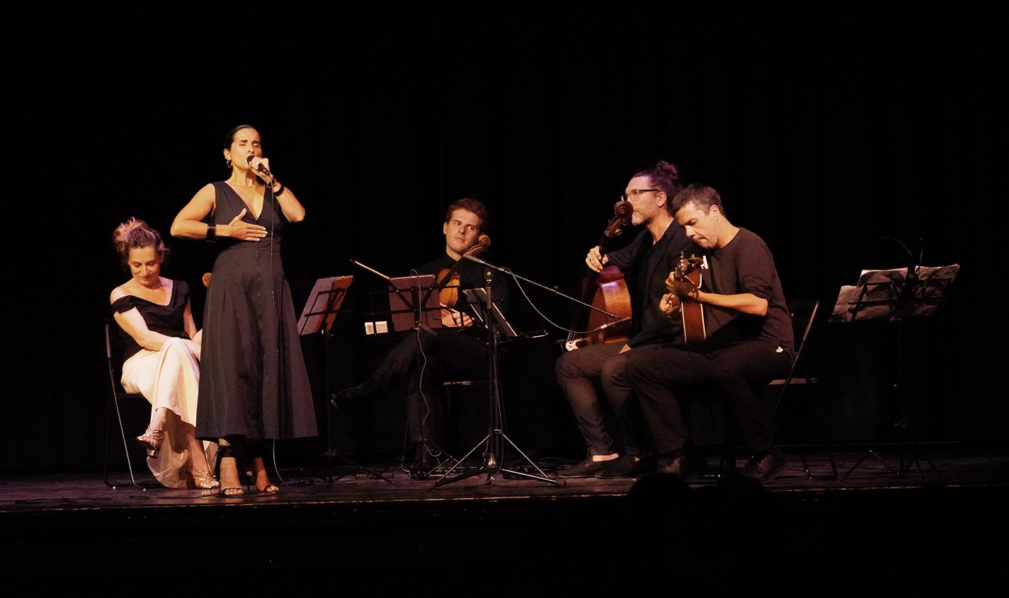 🎶 NOTRE PROCHAIN CONCERT : Fado em movimento 🎶
Une rencontre inédite entre le fado traditionnel et la musique classique ! 🎻🇵🇹 Avec la grande voix portugaise Cristina Branco et le virtuose Bernardo Couto.
📅 Vendredi 3 juillet 2026 à 19h00 📍 Abbaye de Noirlac (Bruère-Allichamps, 18)
Sur scène : Cristina Branco (chant), Bernardo Couto (guitare), Agnès Pyka (violon), Jean Sautereau (alto), Guillaume Martigné (violoncelle).
🎟️ Réservations : https://www.abbayedenoirlac.fr/agenda/programmation-artistique/fado-em-movimento

@abbayedenoirlac @cristinabrancomusica @pykaagnes @guillaumemartigne @bernacouto @jeansautereau
